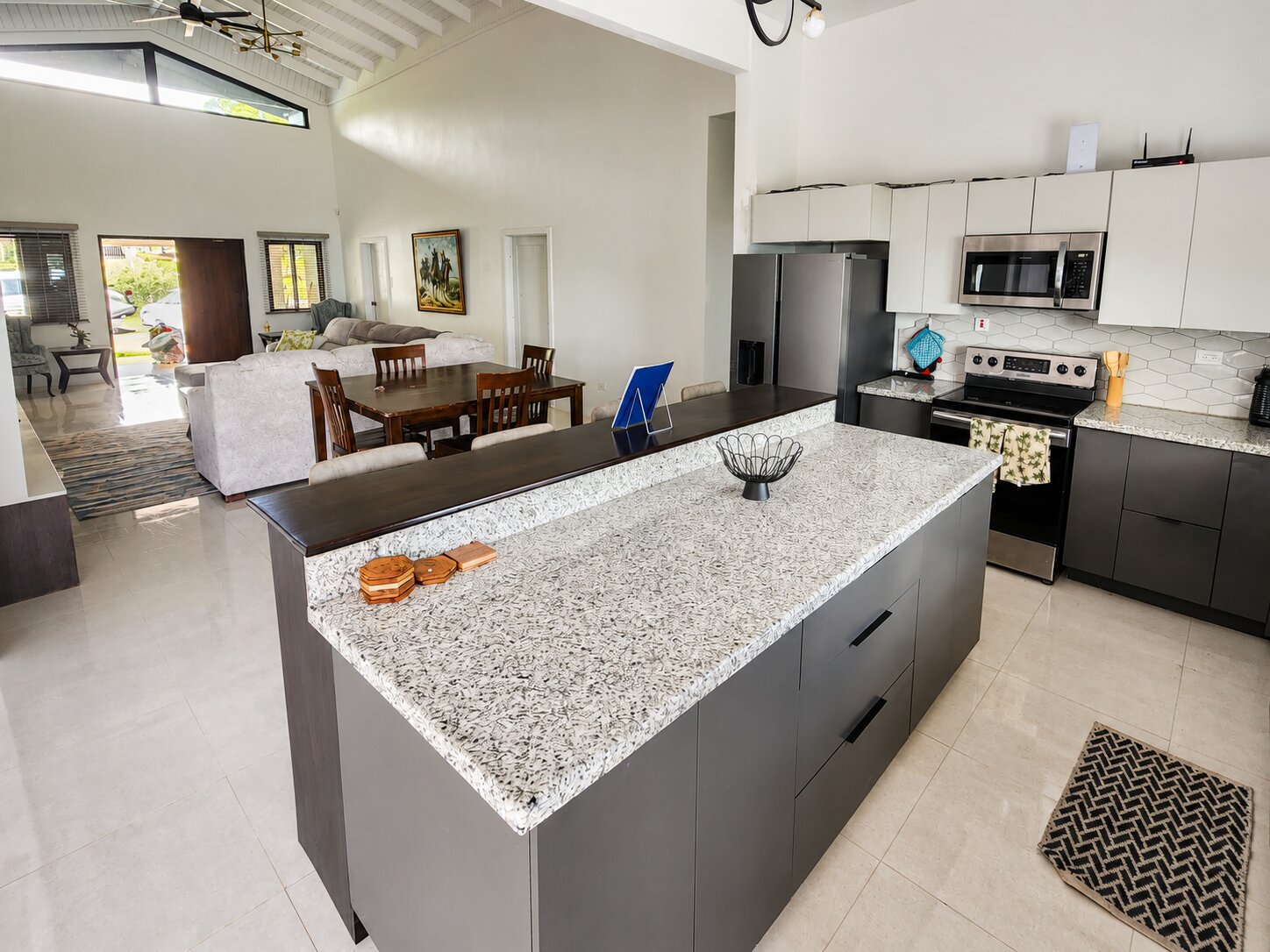 The kitchen and breakfast bar from another angle